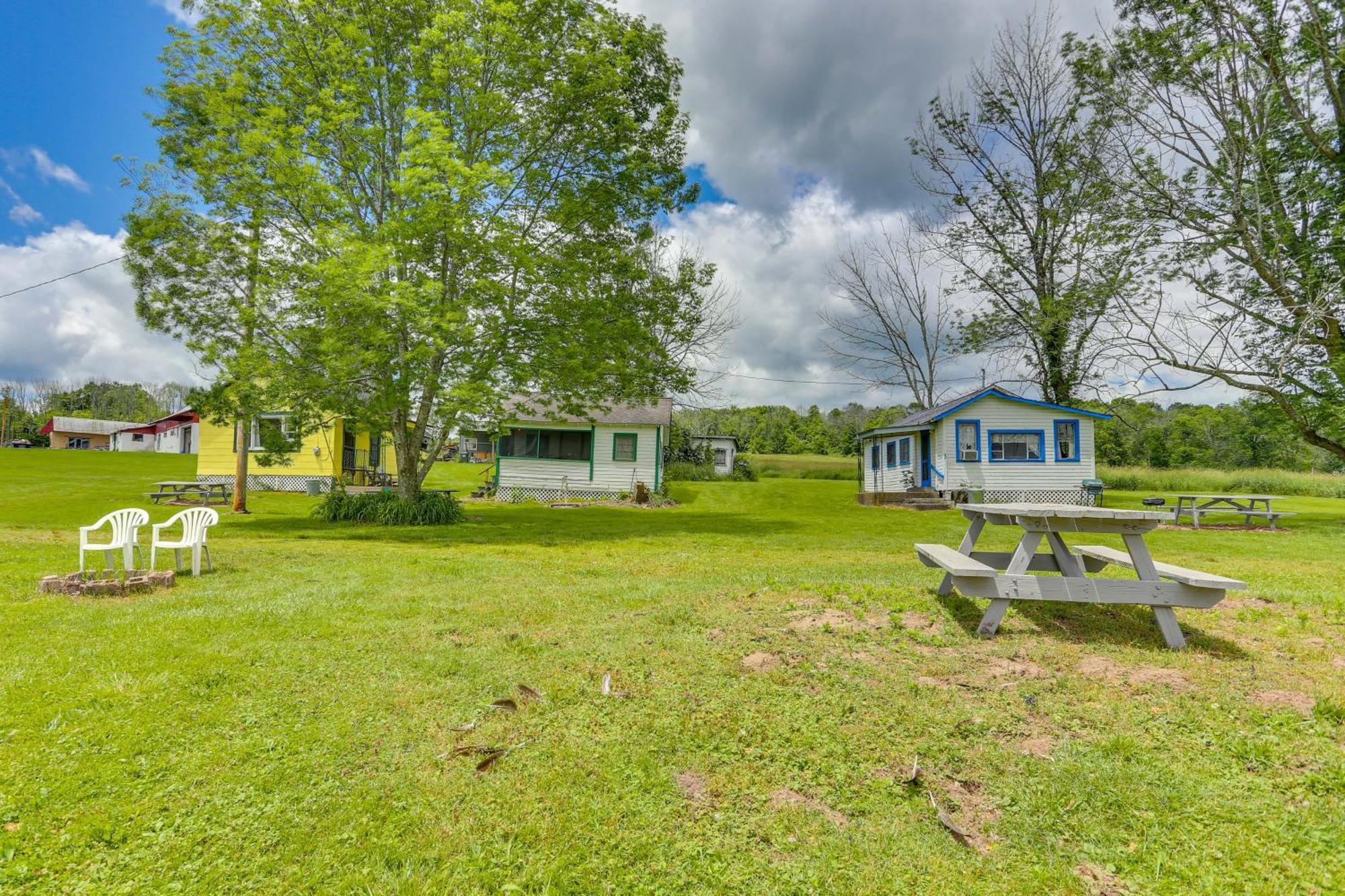 Holiday home On 110-acre Farm Pets Welcome!